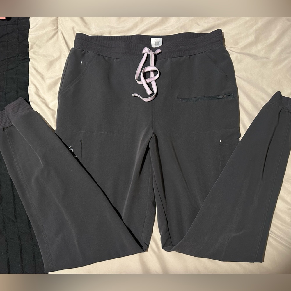 Dolan Scrub Set